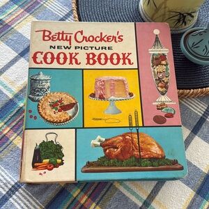 Betty Crocker’s New Picture Cook Book 1961 1st Edition 4th printing